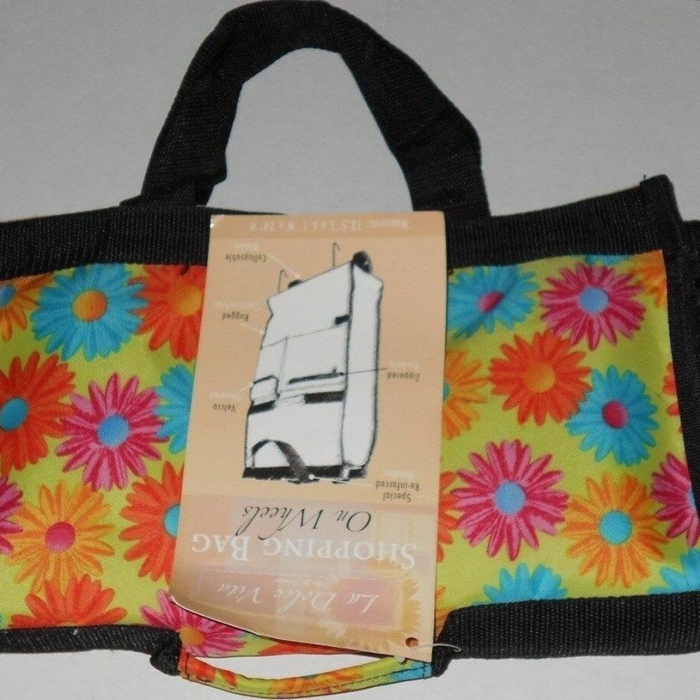Beautifully Designed Shopping bag on wheels - Picture 4 of 7
